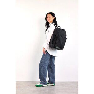 BÉIS 'The Backpack' in Black Canvas Leather Black Carry